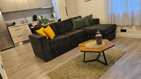 Cesu13 Cozy Apartment, free parking, self check in